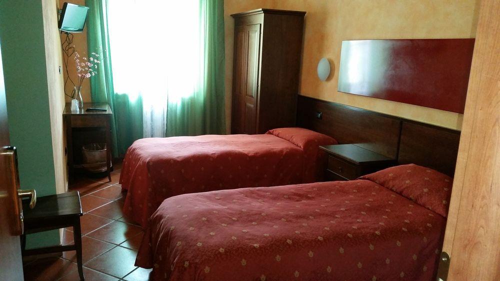 Hotel La Pendola Ozzero ภายนอก รูปภาพ
