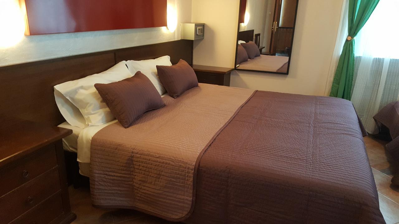 Hotel La Pendola Ozzero ภายนอก รูปภาพ