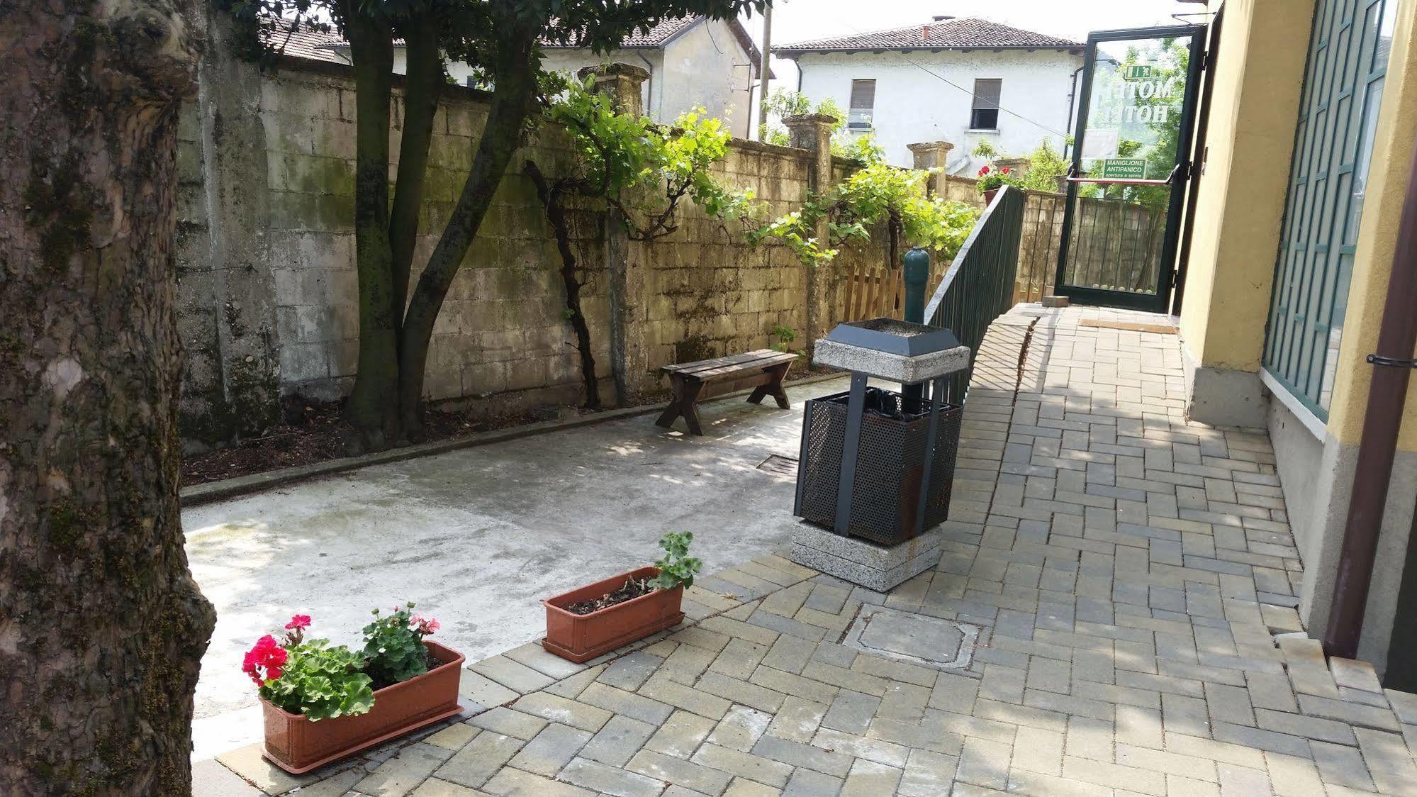 Hotel La Pendola Ozzero ภายนอก รูปภาพ
