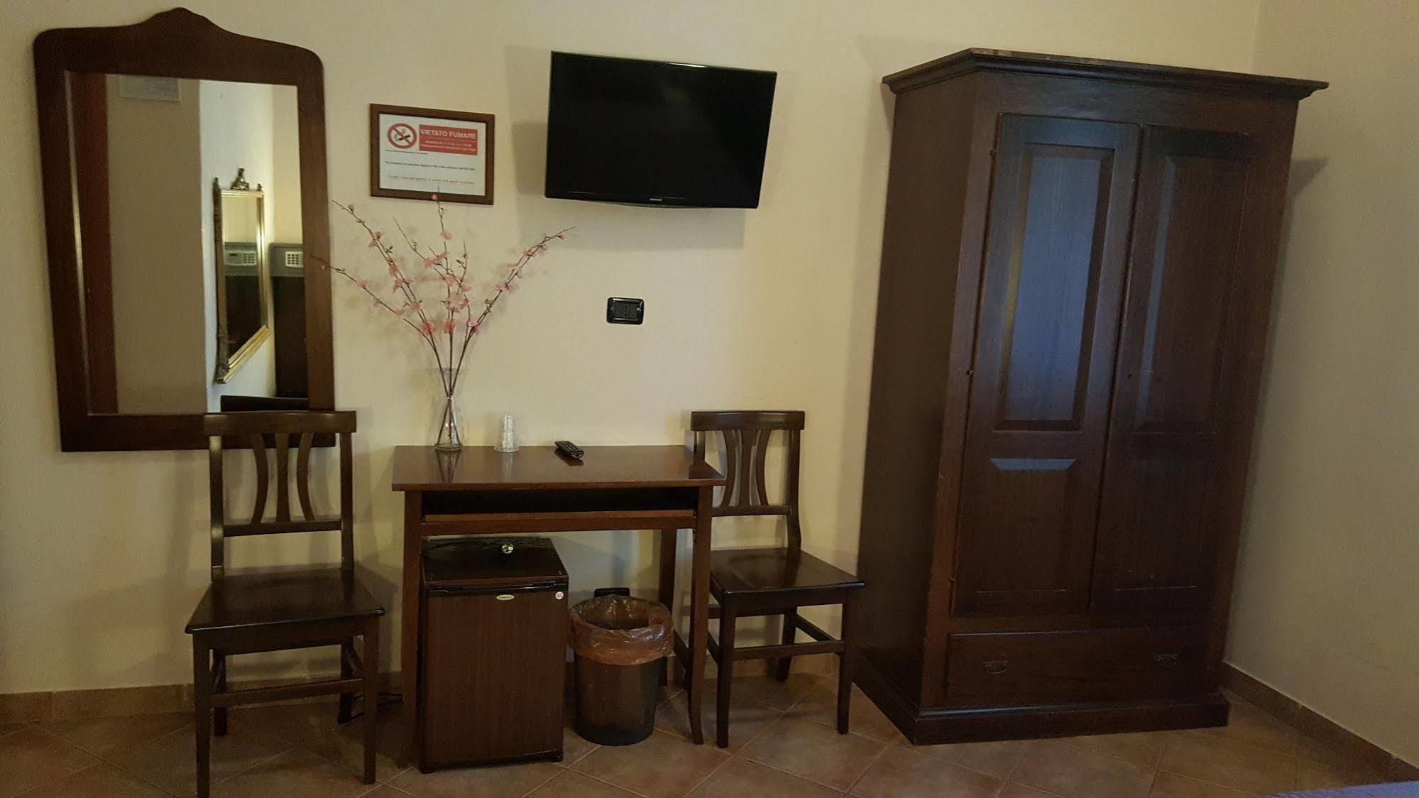 Hotel La Pendola Ozzero ภายนอก รูปภาพ
