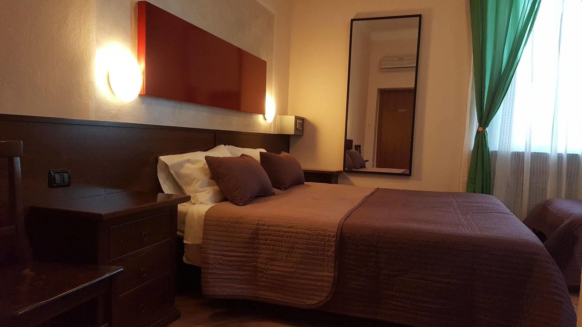 Hotel La Pendola Ozzero ภายนอก รูปภาพ