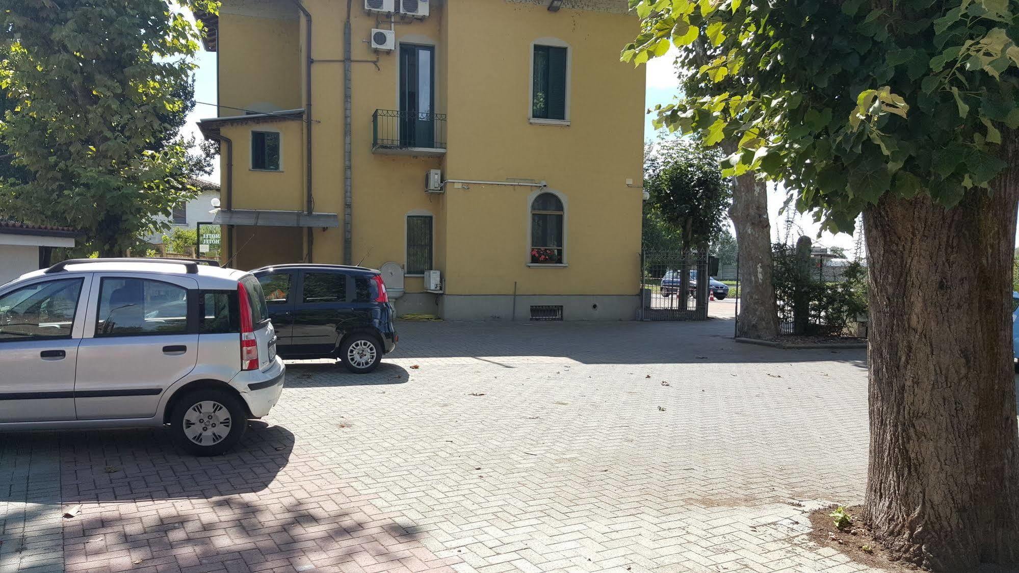 Hotel La Pendola Ozzero ภายนอก รูปภาพ